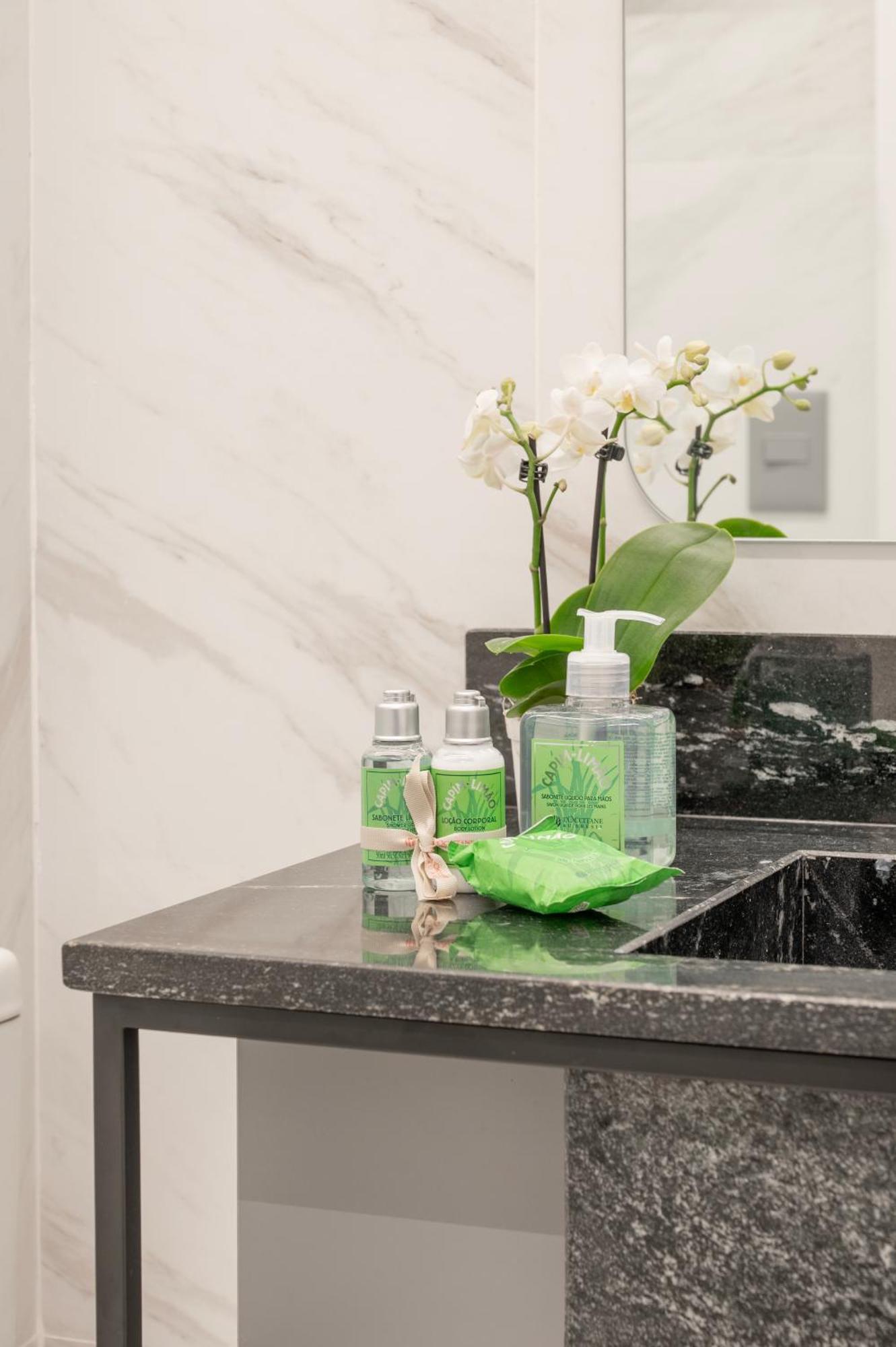The Spot One - Luxo E Acesso Direto Ao Balneario Shopping Apartment *